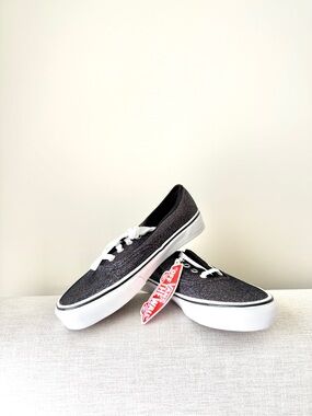 Vintage 2015 Vans Black Holographic Glitter Sneakers Women’s 7 Men’s 5.5 NWT